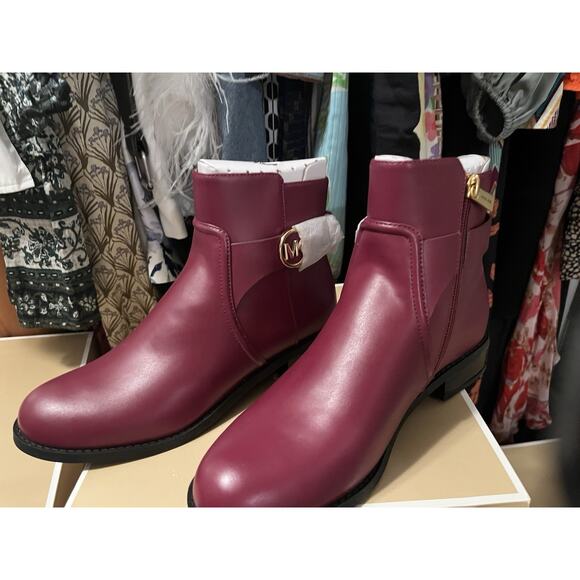 MICHAEL KORS “MINDY” FLAT LOGO BOOTIE BOMBE LEATHER RED SIZE 8.5 MSRP$398 - Picture 4 of 4